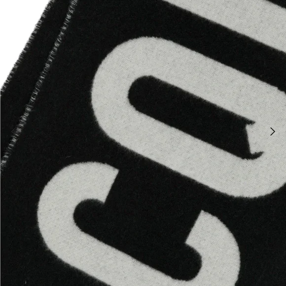 Jacquemus Monochrome Logo Scarf - Picture 3 of 7